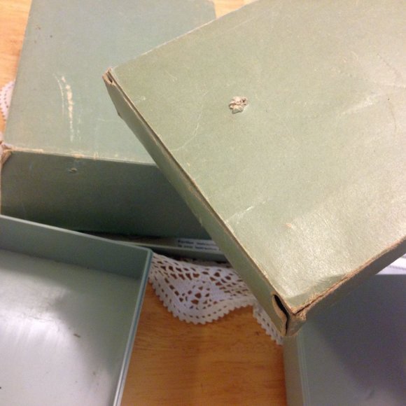 Vintage Buttonholer, Kenmore Model 17501 Sewing Machine plus accessory box - Picture 15 of 16